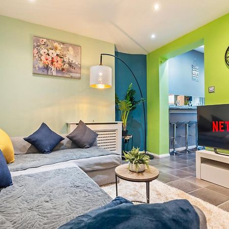 Comfy 4Br House Close To Subway London Eksteriør billede