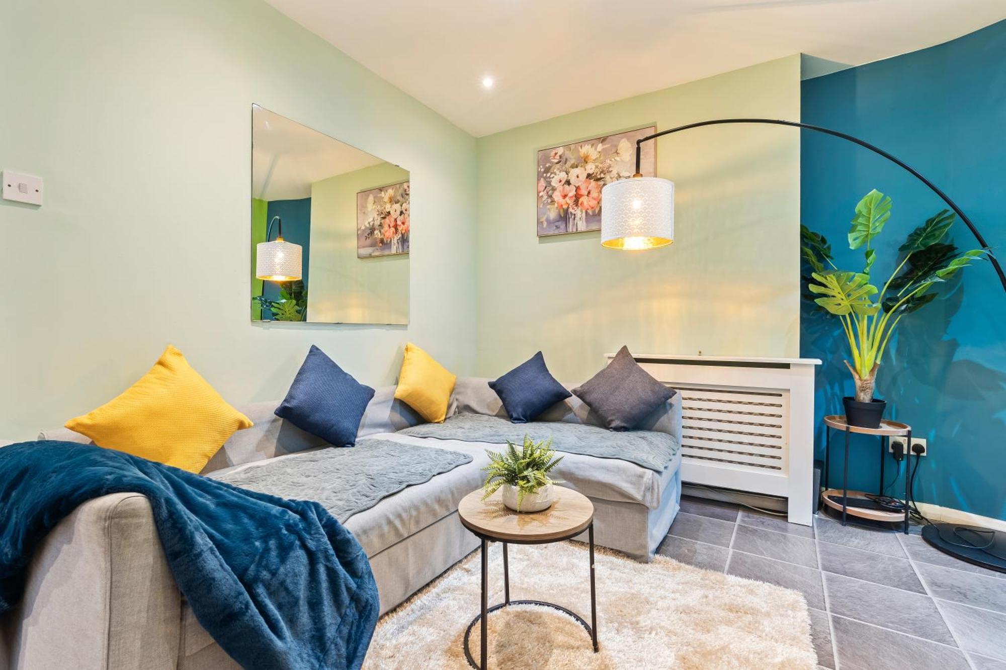 Comfy 4Br House Close To Subway London Eksteriør billede