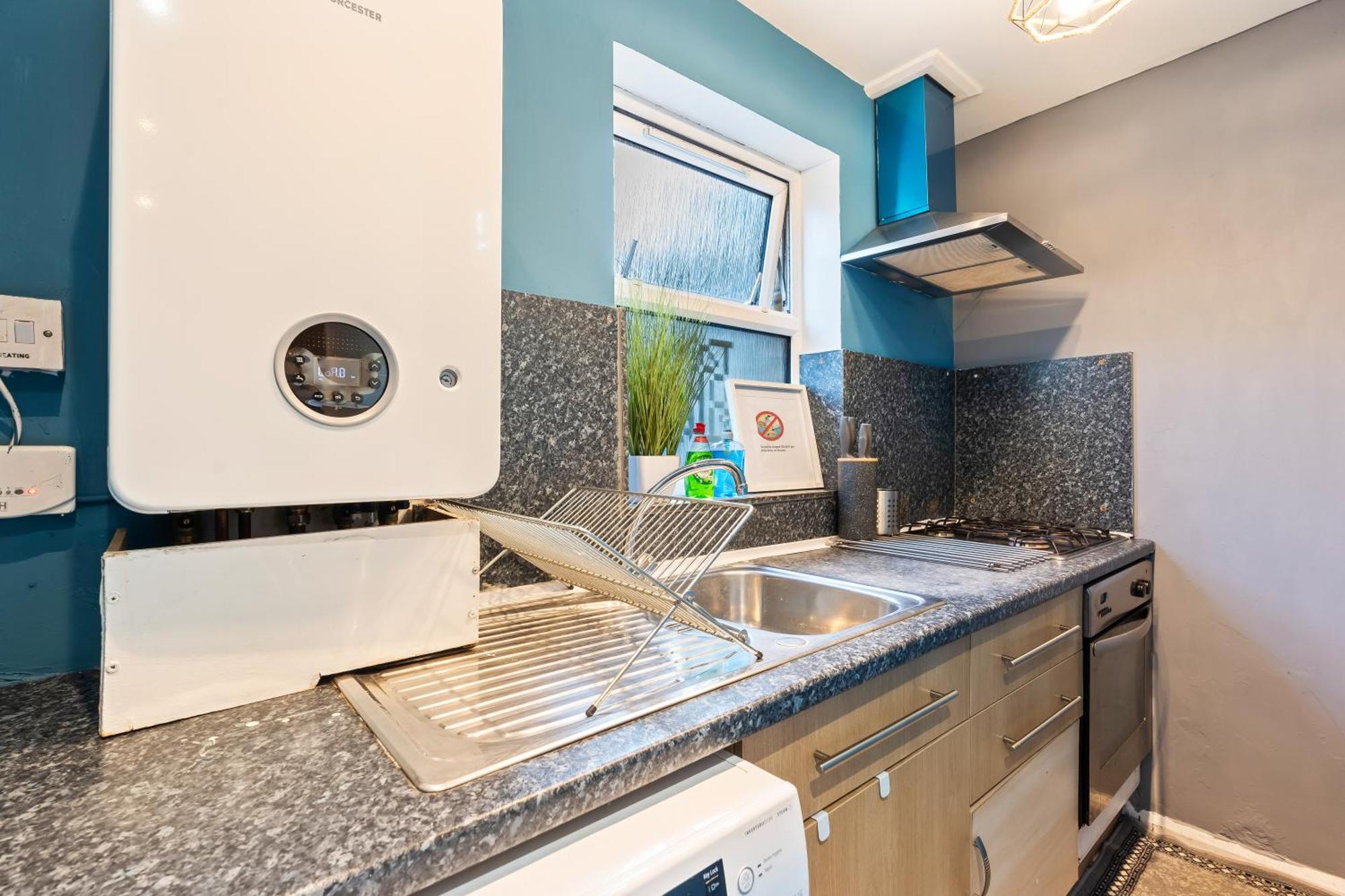 Comfy 4Br House Close To Subway London Eksteriør billede