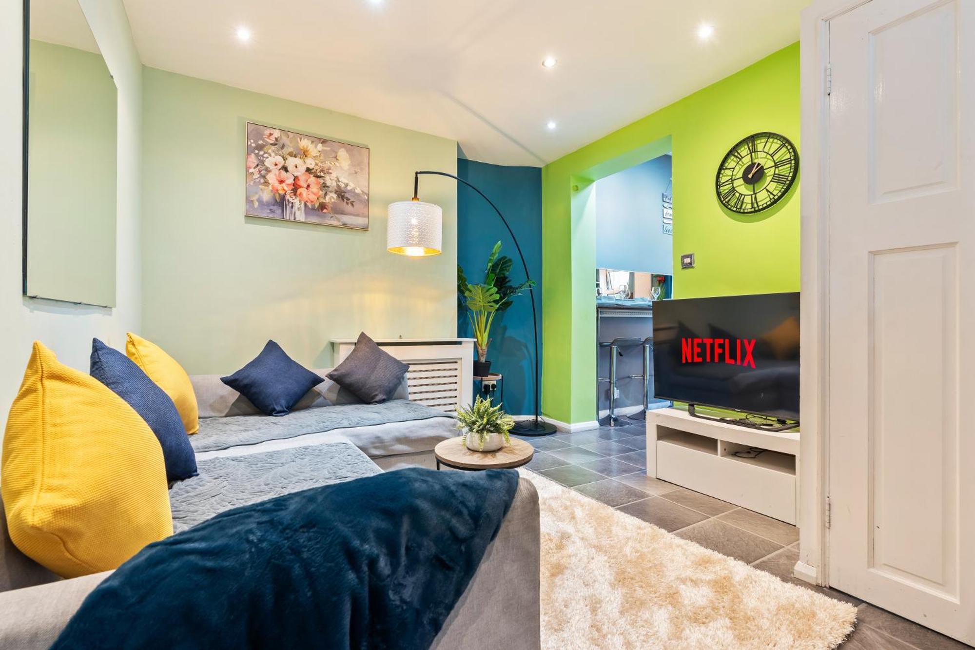 Comfy 4Br House Close To Subway London Eksteriør billede