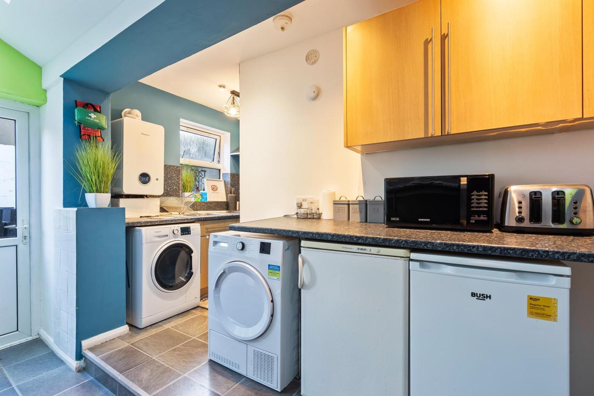 Comfy 4Br House Close To Subway London Eksteriør billede