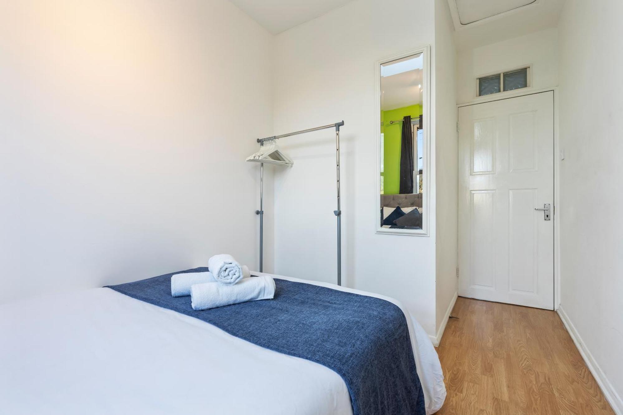 Comfy 4Br House Close To Subway London Eksteriør billede