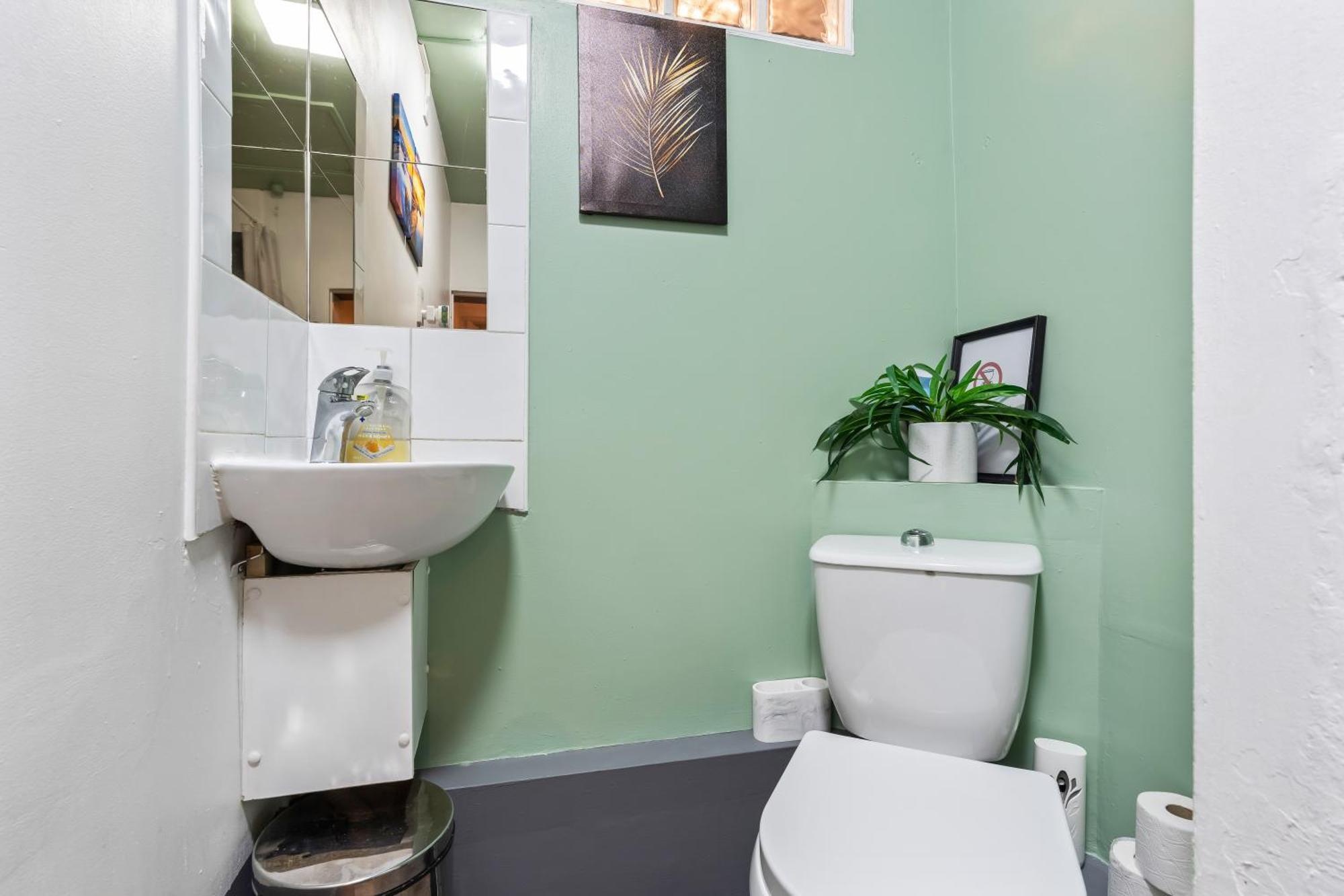 Comfy 4Br House Close To Subway London Eksteriør billede