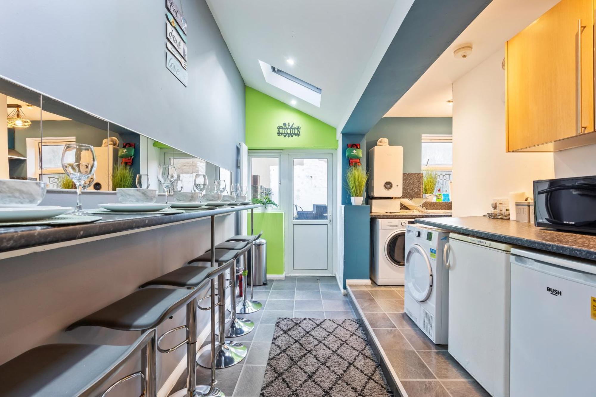Comfy 4Br House Close To Subway London Eksteriør billede