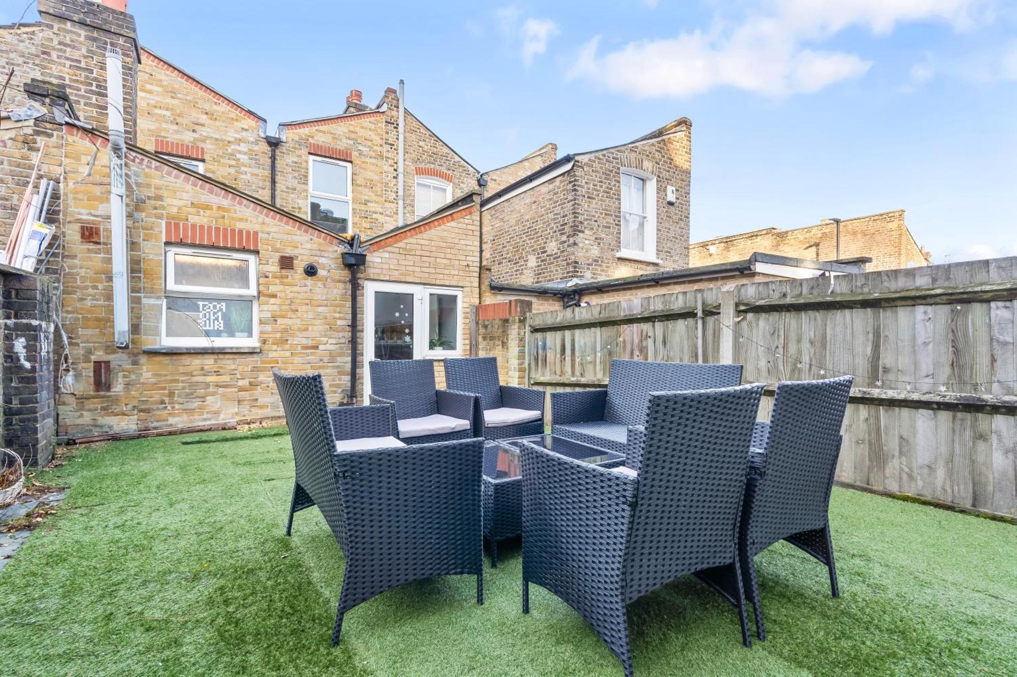 Comfy 4Br House Close To Subway London Eksteriør billede